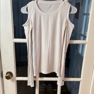 N10.   White Long Sleeve Top